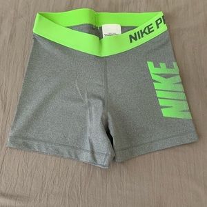 Nike Women Pro